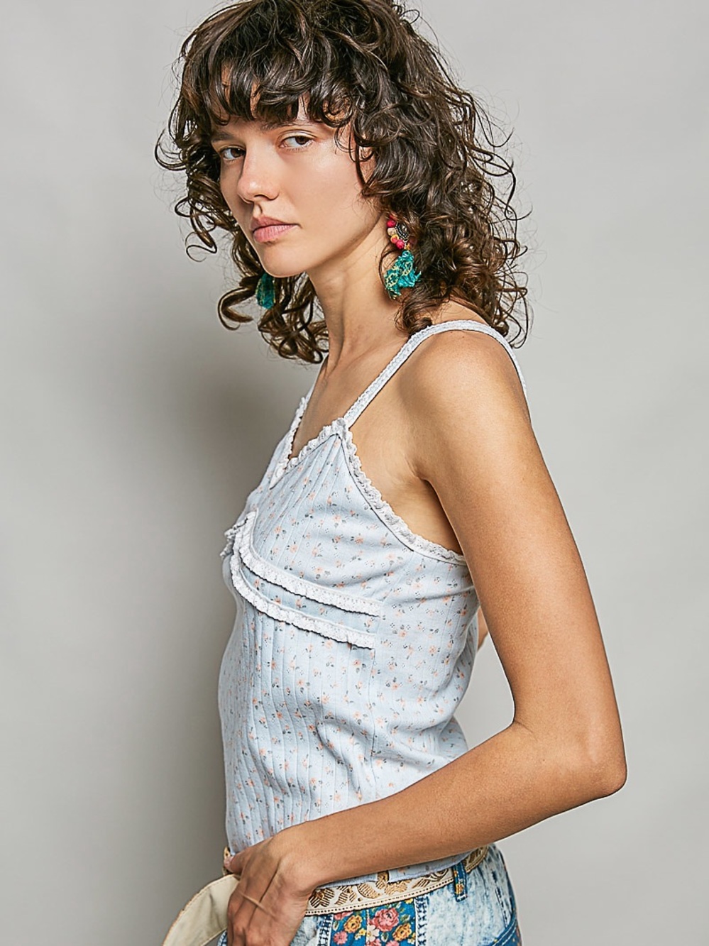 🩵Hello Gorgeous! POL Floral Printed Lightweight Ribbed Knit Cami- Blue Multi - Picture 3 of 10